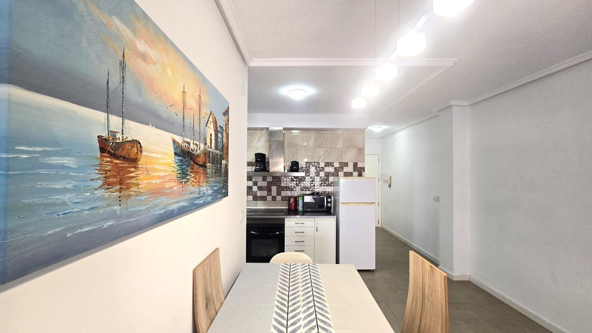 Apartamento en Torrevieja, Alicante, España 3 dormitorios, 74 m2 No. 184207