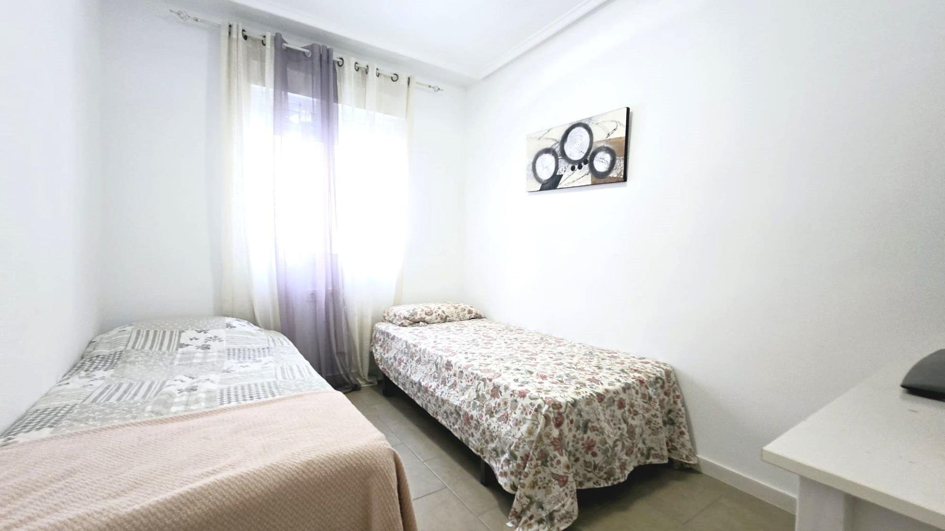 Apartamento en Torrevieja, Alicante, España 3 dormitorios, 74 m2 No. 184207