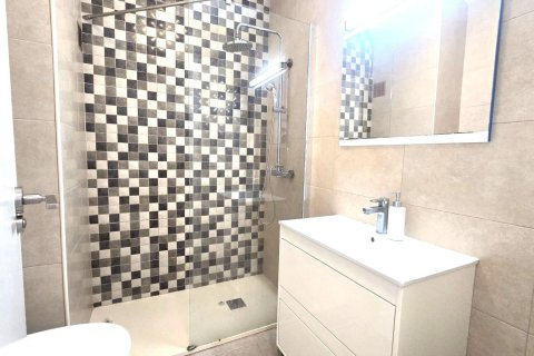 Apartamento en venta en Torrevieja, Alicante, España 3 dormitorios, 74 m2 No. 184207 - foto 16