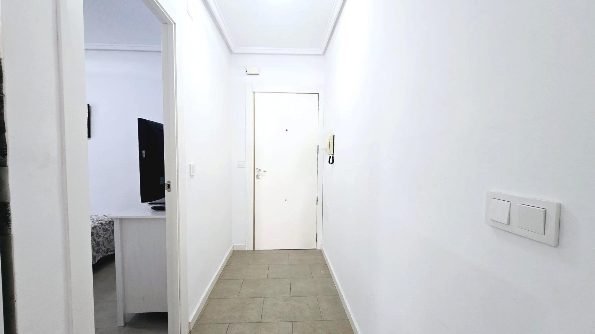 Apartamento en Torrevieja, Alicante, España 3 dormitorios, 74 m2 No. 184207