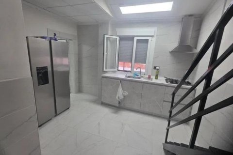 Appartamento in vendita a Almoradi, Alicante, Spagna 3 camere da letto, 360 mq. N° 184209 - foto 7