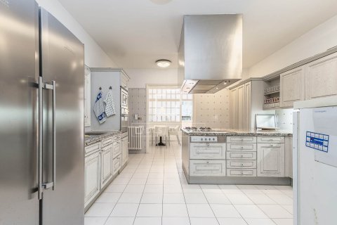 Apartament w Barcelona, Hiszpania 7 sypialni, 460 mkw. nr 150723 – zdjęcie 21