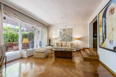 Apartament w Barcelona, Hiszpania 7 sypialni, 460 mkw. nr 150723 – zdjęcie 15