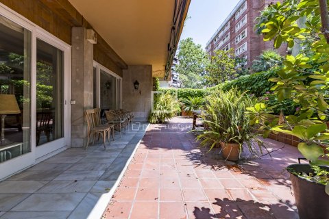 Apartament w Barcelona, Hiszpania 7 sypialni, 460 mkw. nr 150723 – zdjęcie 3