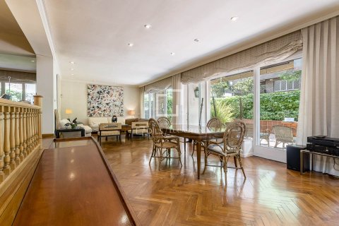 Apartament w Barcelona, Hiszpania 7 sypialni, 460 mkw. nr 150723 – zdjęcie 4