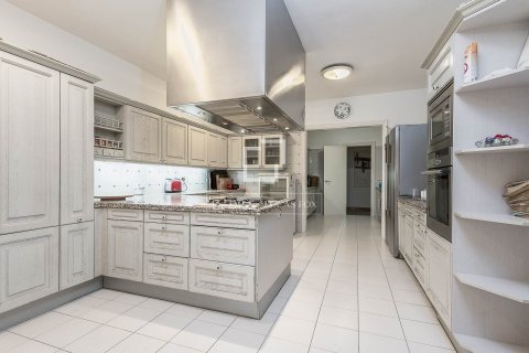 Apartament w Barcelona, Hiszpania 7 sypialni, 460 mkw. nr 150723 – zdjęcie 23