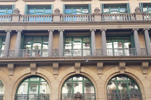 Apartamento en venta en Barcelona, España 3 dormitorios, 126 m2 No. 150721 - foto 2