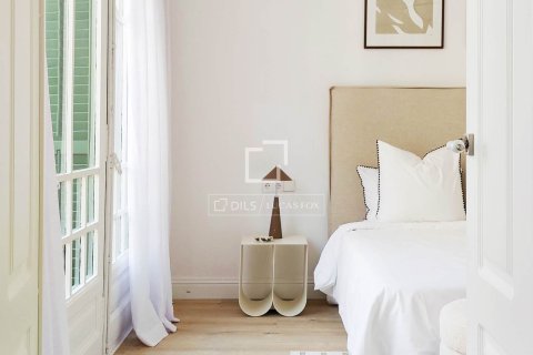 Apartamento en venta en Barcelona, España 3 dormitorios, 126 m2 No. 150721 - foto 5