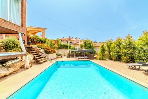 Villa for sale in Sitges, Barcelona, Spain 7 bedrooms, 278 sq.m. No. 150724 - photo 22