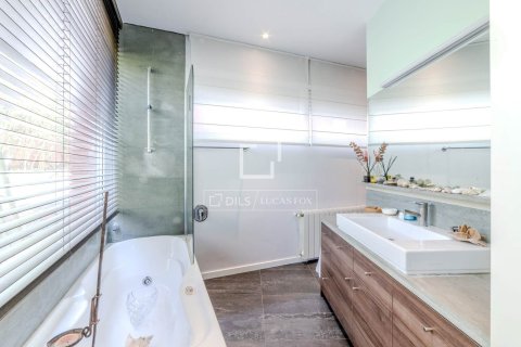 Villa for sale in Sitges, Barcelona, Spain 7 bedrooms, 278 sq.m. No. 150724 - photo 7