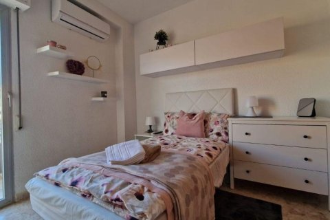 Lägenhet till salu Torrevieja, Alicante, Spanien 3 sovrum, 100 kvm. Nr. 139331 - foto 15