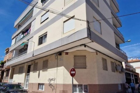 Lägenhet till salu Torrevieja, Alicante, Spanien 3 sovrum, 100 kvm. Nr. 139331 - foto 22