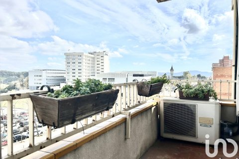 Apartament w Sabadell, Barcelona, Hiszpania 4 sypialnie, 110 mkw. nr 153598 – zdjęcie 3