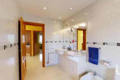 Māja pārdošanā La Bisbal Del Penedes, Tarragona, Spānijā 4 istabas, 238 m2 Nr. 153602 - attēls 22