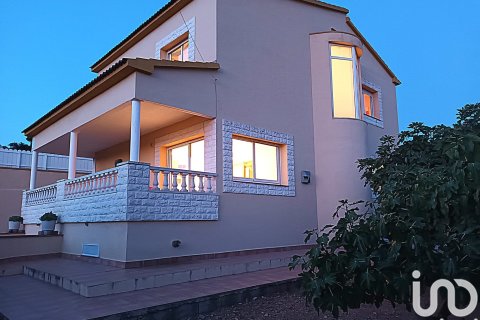 Māja pārdošanā La Bisbal Del Penedes, Tarragona, Spānijā 4 istabas, 238 m2 Nr. 153602 - attēls 11