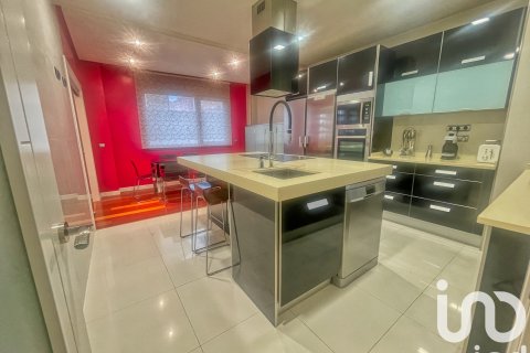 Lägenhet till salu i Aviles, Asturias, Spanien 4 sovrum, 550 kvm. Nr. 153600 - foto 3