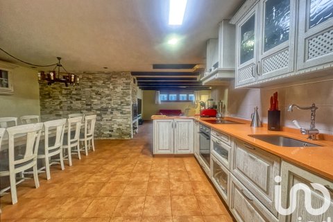 Lägenhet till salu i Aviles, Asturias, Spanien 4 sovrum, 550 kvm. Nr. 153600 - foto 26