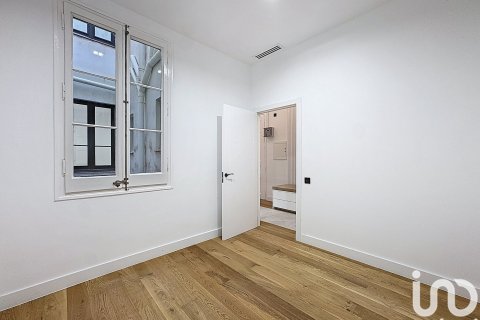 Lägenhet till salu i Barcelona, Spanien 4 sovrum, 158 kvm. Nr. 153596 - foto 23