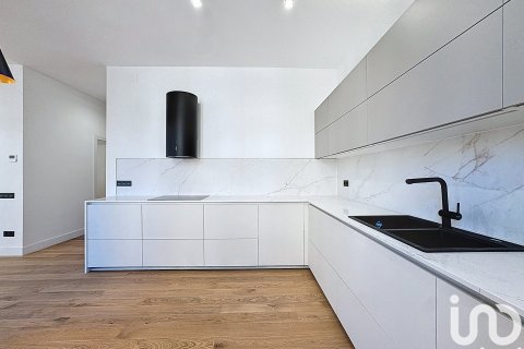 Lägenhet till salu i Barcelona, Spanien 4 sovrum, 158 kvm. Nr. 153596 - foto 9