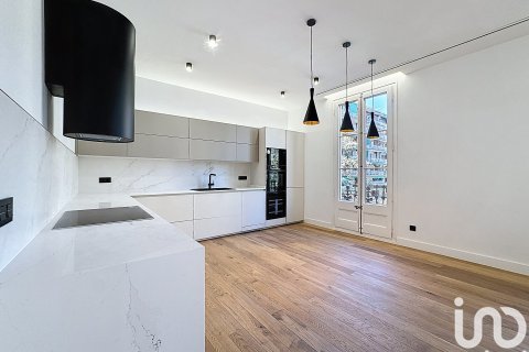 Lägenhet till salu i Barcelona, Spanien 4 sovrum, 158 kvm. Nr. 153596 - foto 13