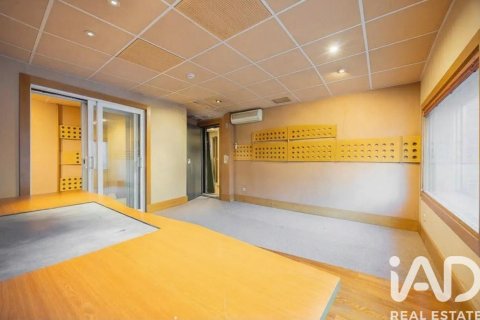 Liikekiinteistö myytävänä Madrid, Espanja , 231 m2 No. 187633 - kuva 9