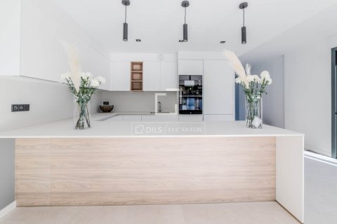 Villa for sale in Sitges, Barcelona, Spain 5 bedrooms, 206 sq.m. No. 150481 - photo 3