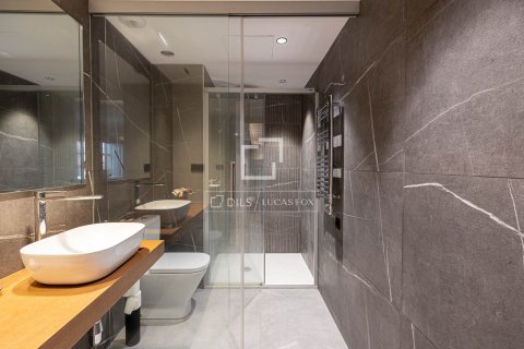 Apartment à vendre à Barcelona, Espagne, 2 chambres, 70 m2 No. 150477 - photo 19