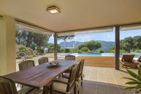 Villa for sale in Cabrera de Mar, Barcelona, Spain 4 bedrooms, 629 sq.m. No. 150480 - photo 7