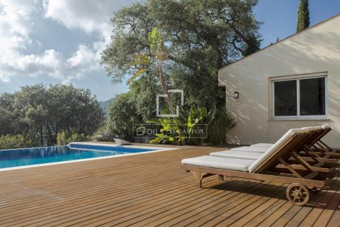 Villa for sale in Cabrera de Mar, Barcelona, Spain 4 bedrooms, 629 sq.m. No. 150480 - photo 17