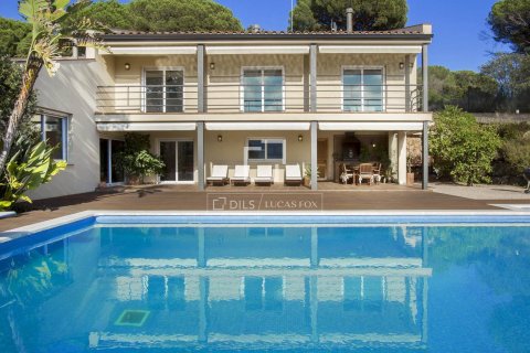 Villa for sale in Cabrera de Mar, Barcelona, Spain 4 bedrooms, 629 sq.m. No. 150480 - photo 2