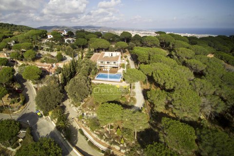 Villa for sale in Cabrera de Mar, Barcelona, Spain 4 bedrooms, 629 sq.m. No. 150480 - photo 3