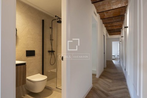 Apartment for sale in Barcelona, Spain 3 bedrooms, 104 sq.m. No. 150475 - photo 19