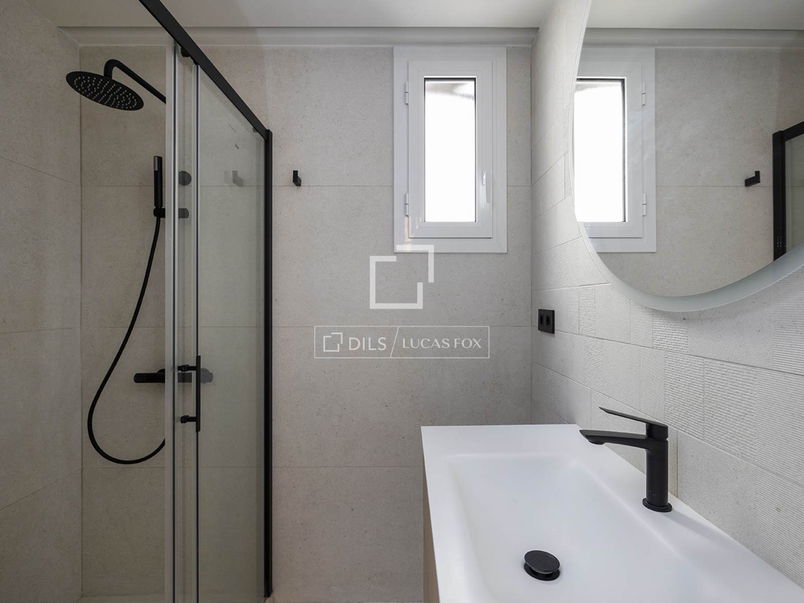 Apartment à Barcelona, Espagne 3 chambres, 104 m2 No. 150475