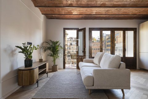 Apartment for sale in Barcelona, Spain 3 bedrooms, 104 sq.m. No. 150475 - photo 2