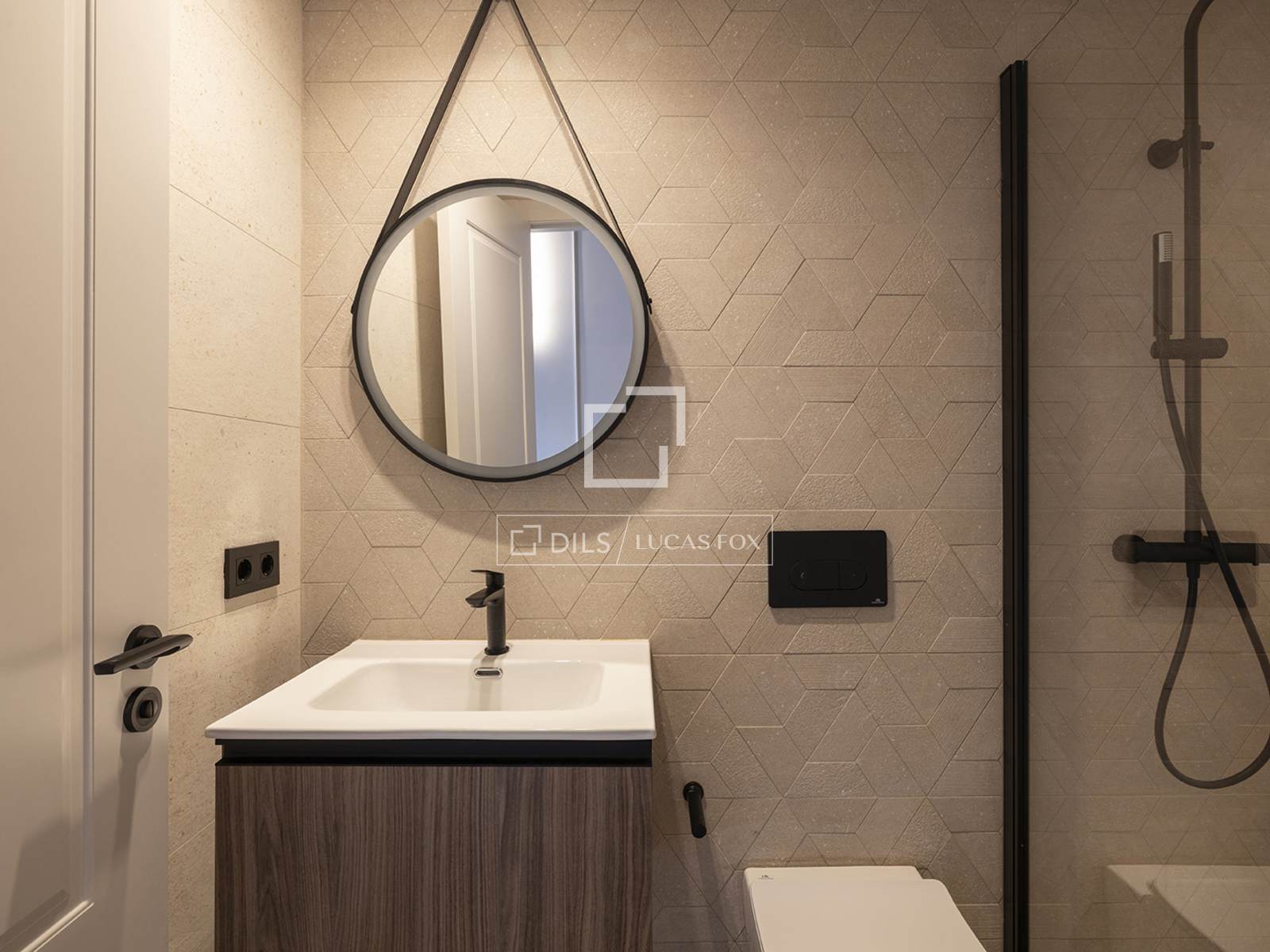 Apartment à Barcelona, Espagne 3 chambres, 104 m2 No. 150475