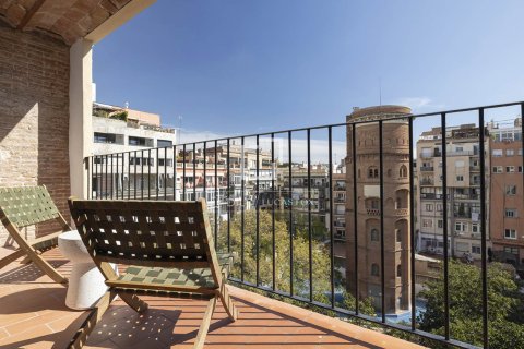 Apartment for sale in Barcelona, Spain 3 bedrooms, 104 sq.m. No. 150475 - photo 11