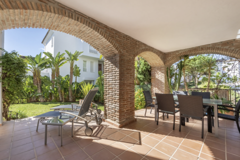 Apartment for sale Benahavis, Malaga, Spain 3 bedrooms, 201 sq.m. No. 109607 - photo 12