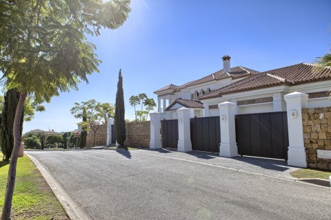 Villa for sale Benahavis, Malaga, Spain 6 bedrooms, 533 sq.m. No. 109615 - photo 12