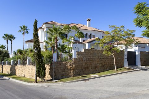 Villa for sale Benahavis, Malaga, Spain 6 bedrooms, 533 sq.m. No. 109615 - photo 2