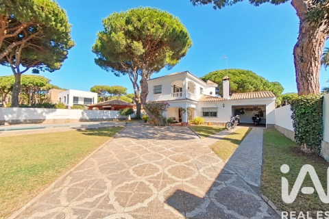 House in Chiclana de la Frontera, Cadiz, Spain 5 bedrooms, 176 sq.m. No. 172690