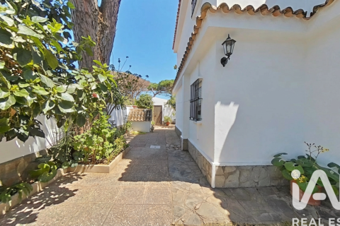House à vendre à Chiclana de la Frontera, Cadiz, Espagne, 5 chambres, 176 m2 No. 172690 - photo 8