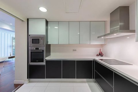 Dzīvoklis pārdošanā Barcelona, Spānijā 2 istabas, 120 m2 Nr. 142826 - attēls 26