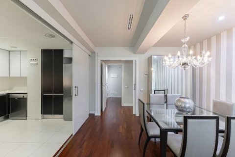 Dzīvoklis pārdošanā Barcelona, Spānijā 2 istabas, 120 m2 Nr. 142826 - attēls 22