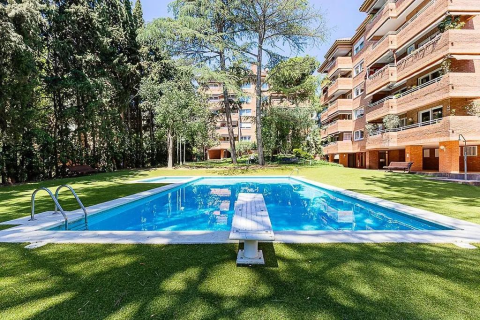 Apartamento en venta en Barcelona, España 2 dormitorios, 78 m2 No. 142827 - foto 2
