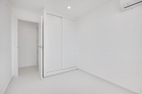 Lägenhet till salu i Torrevieja, Alicante, Spanien 3 sovrum, 102 kvm. Nr. 140487 - foto 27