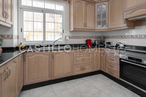 Lägenhet till salu i Torrevieja, Alicante, Spanien 4 sovrum, 146 kvm. Nr. 140482 - foto 12