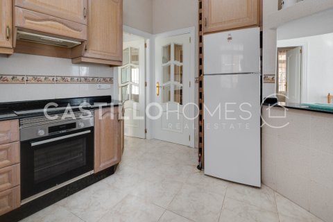 Lägenhet till salu i Torrevieja, Alicante, Spanien 4 sovrum, 146 kvm. Nr. 140482 - foto 13