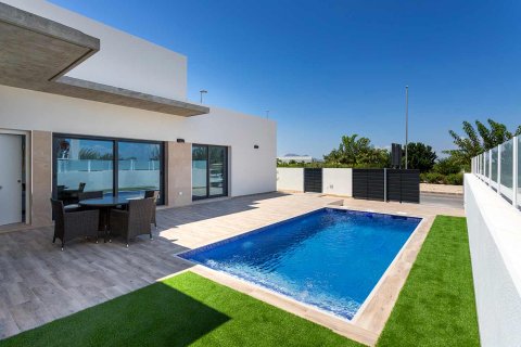 Villa pārdošanā Daya Nueva, Alicante, Spānijā 3 istabas, 108 m2 Nr. 188814 - attēls 5