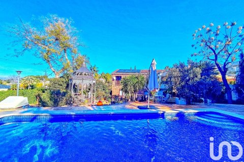 Dom w Petrer, Alicante, Hiszpania 5 sypialni, 505 mkw. nr 153776 – zdjęcie 2