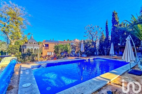 Dom w Petrer, Alicante, Hiszpania 5 sypialni, 505 mkw. nr 153776 – zdjęcie 3